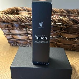 Touch Liquid Foundation, Color is Taffeta